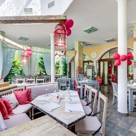 Apart-hotel Esteban Vip Club 4*