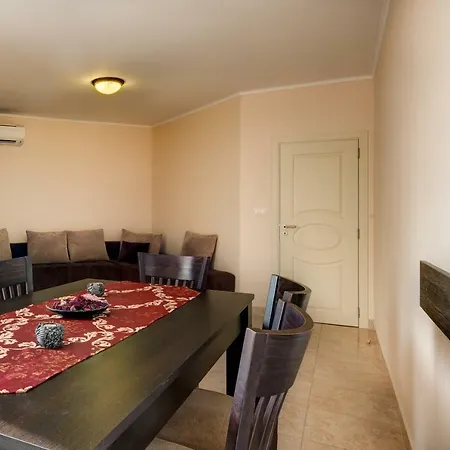 Esteban Vip Club Aparthotel