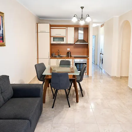 Esteban Vip Club Aparthotel