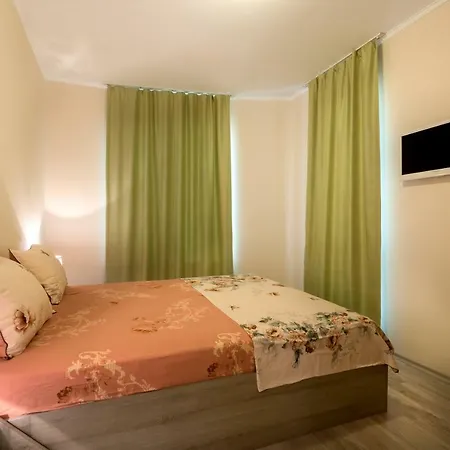 Lägenhetshotell Esteban Vip Club 4*